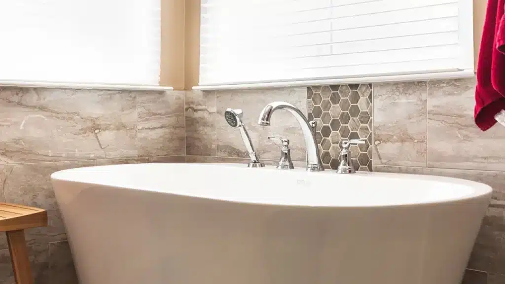 Freestanding Bathtub & Walk-In Shower