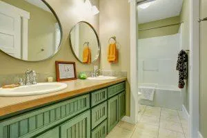 Bathroom cabinet with bun feet
