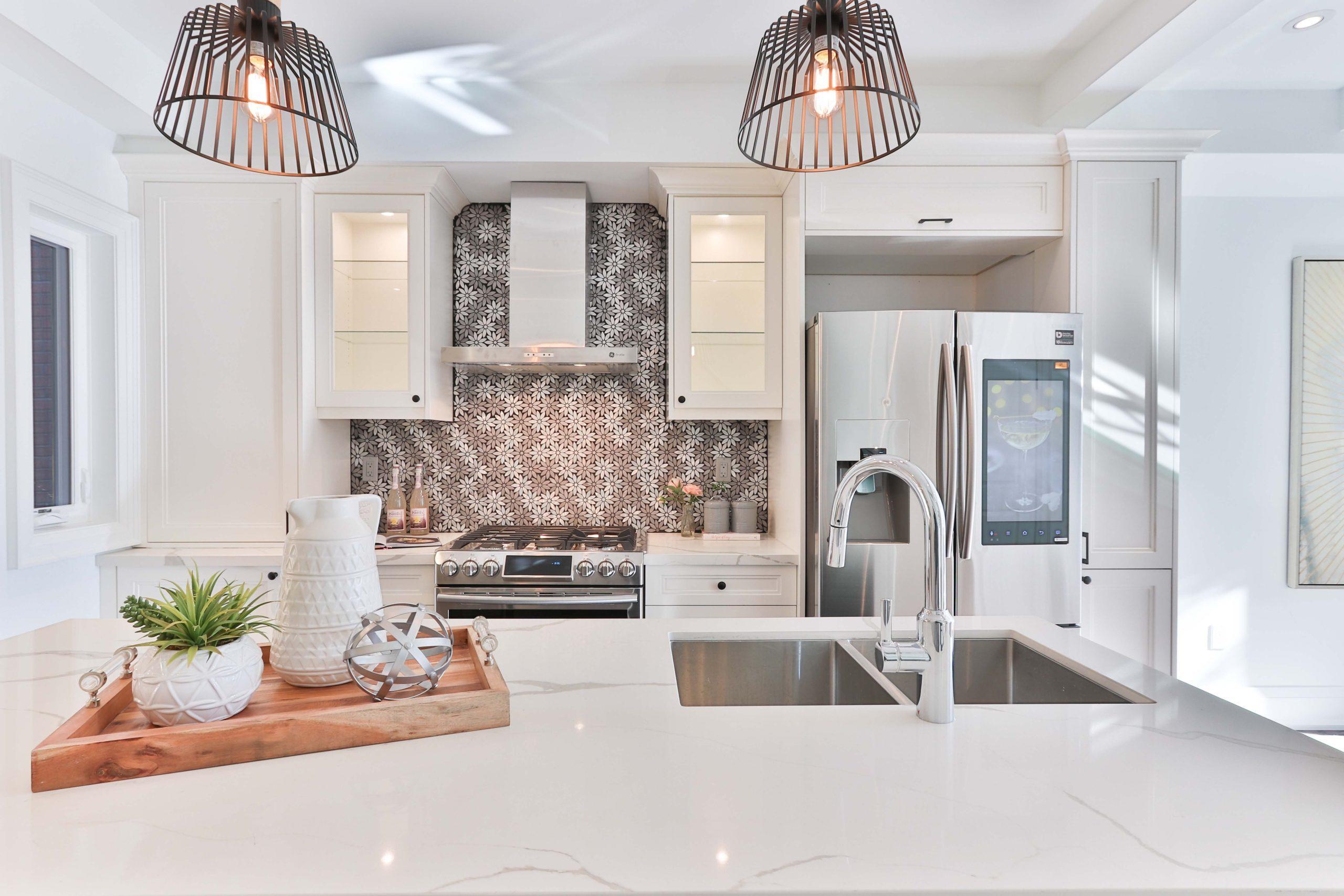 Unique and Eye-Catching Tile Designs in Kitchen and Bath Remodels