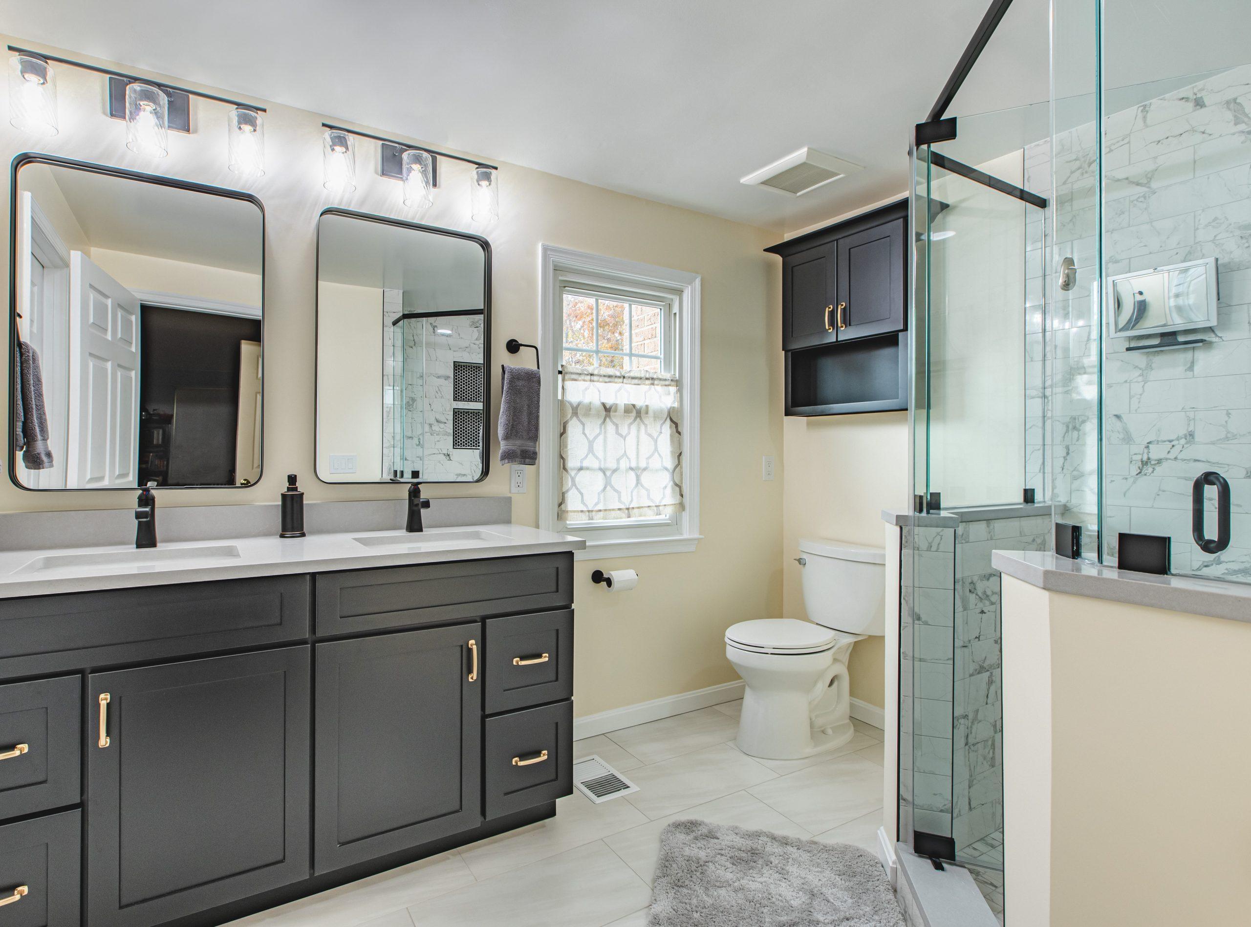 Bathroom Remodeling: Maximizing Small Spaces