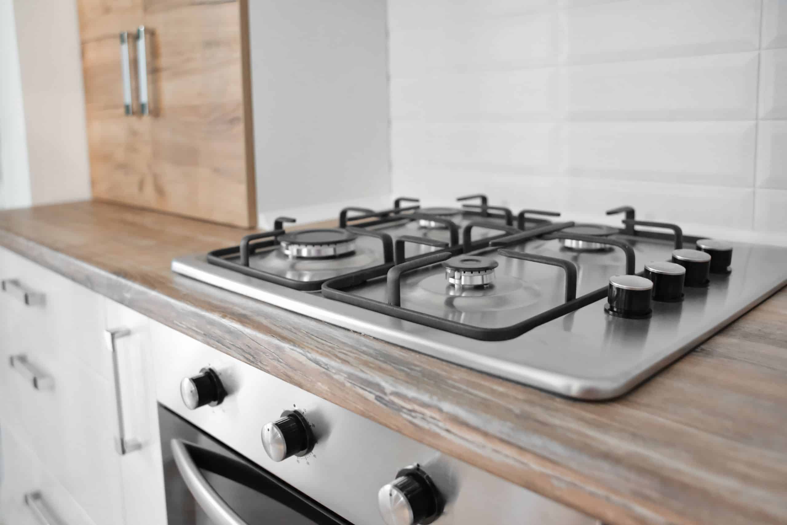 Gas or Induction: What’s the Right Option for Your Kitchen Remodel?