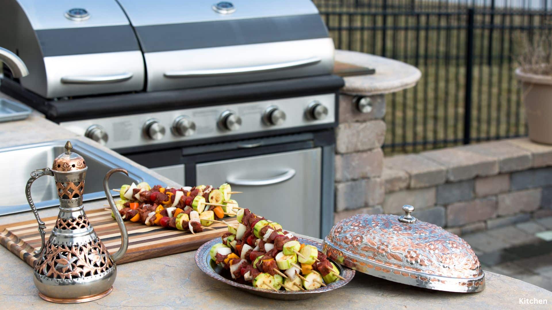 From Grill Stations to Full-Service: Outdoor Kitchen Design Essentials